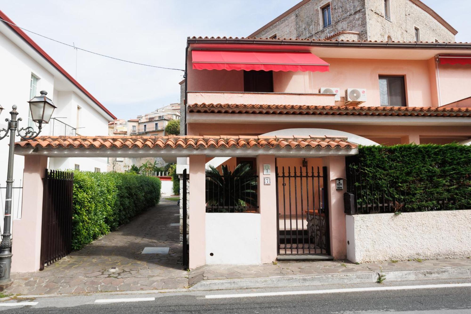 Ferienwohnung The Lemon Tree House Scalea Exterior foto