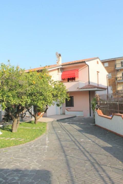 Ferienwohnung The Lemon Tree House Scalea Exterior foto